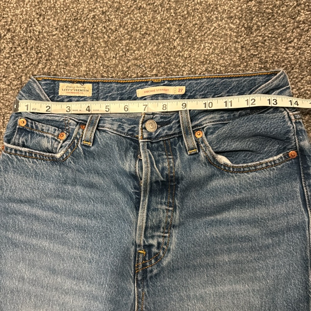 W’s Levis Ribcage Jeans - Picture 3 of 6